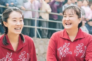 贾玲新片《穿过寒冬拥抱你》票房大爆，首日2.7亿夺冠