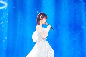 杨紫跨年晚会连唱四首甜美治愈歌曲