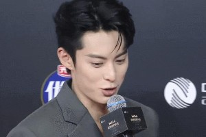 微博视界大会与MAMA红毯生图对比：中韩明星造型亮点