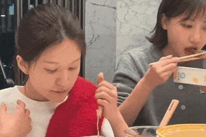 赵露思复出强势回归，红发造型展现大女主风范