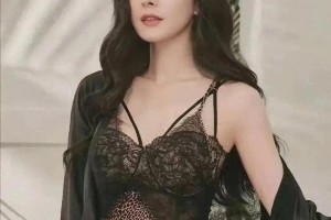 杨幂内衣写真曝光 展现完美身材与自律魅力