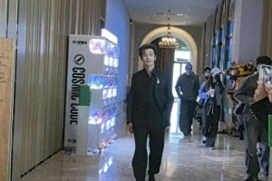 黄晓明华表奖状态引热议：暴瘦显老仍获赞